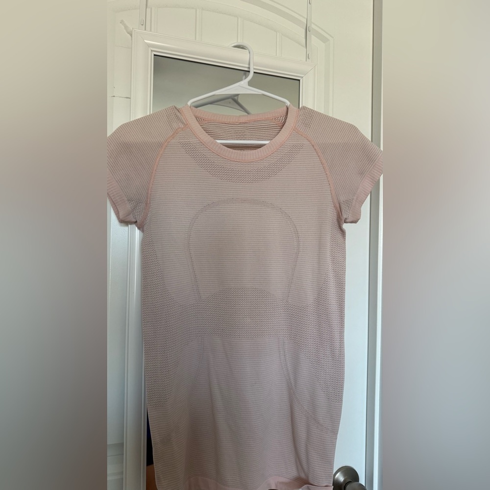 Lululemon swiftly short sleeve waist length size 4 or 6